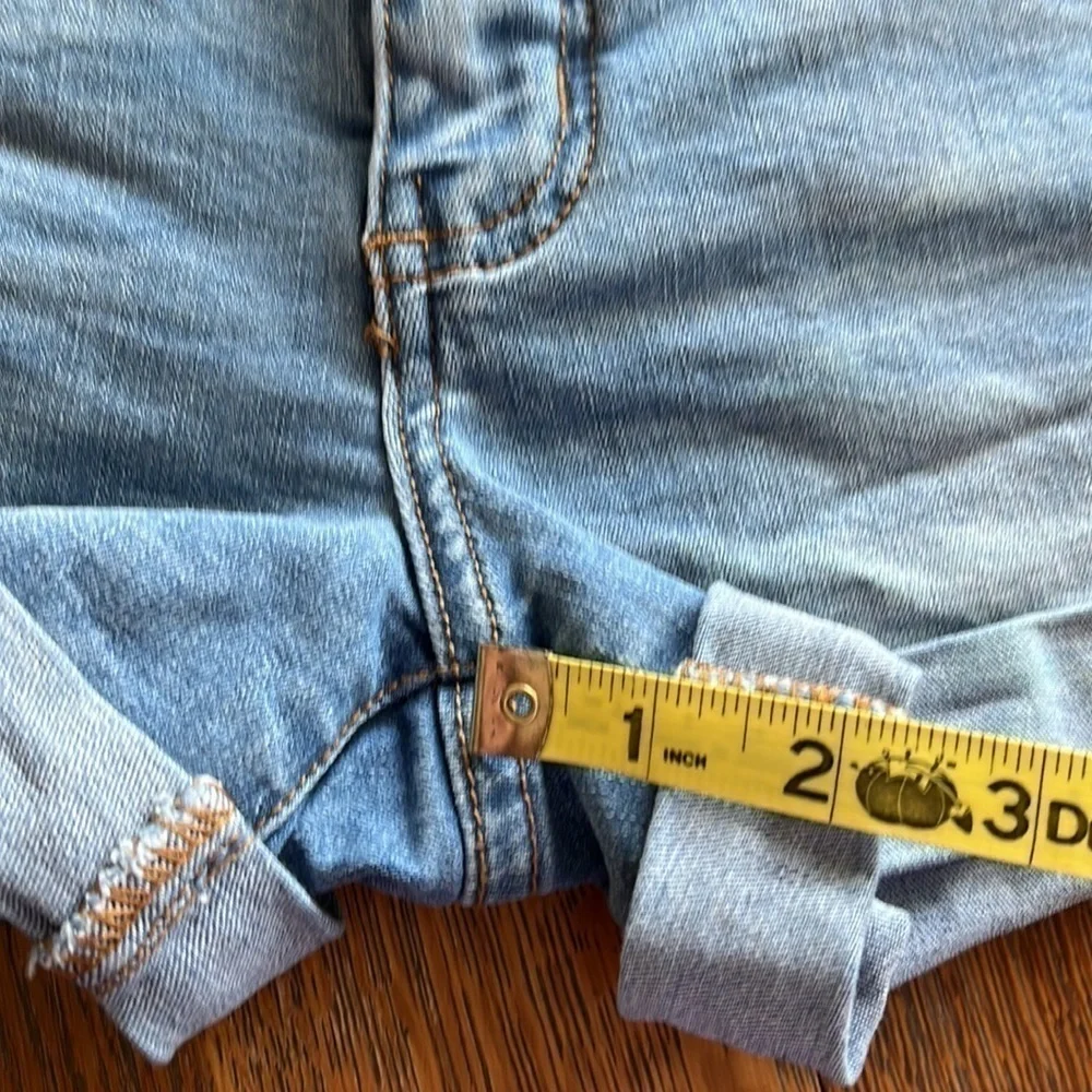 KanCan Jean Shorts size 7 cuffed hem light wash light distress
